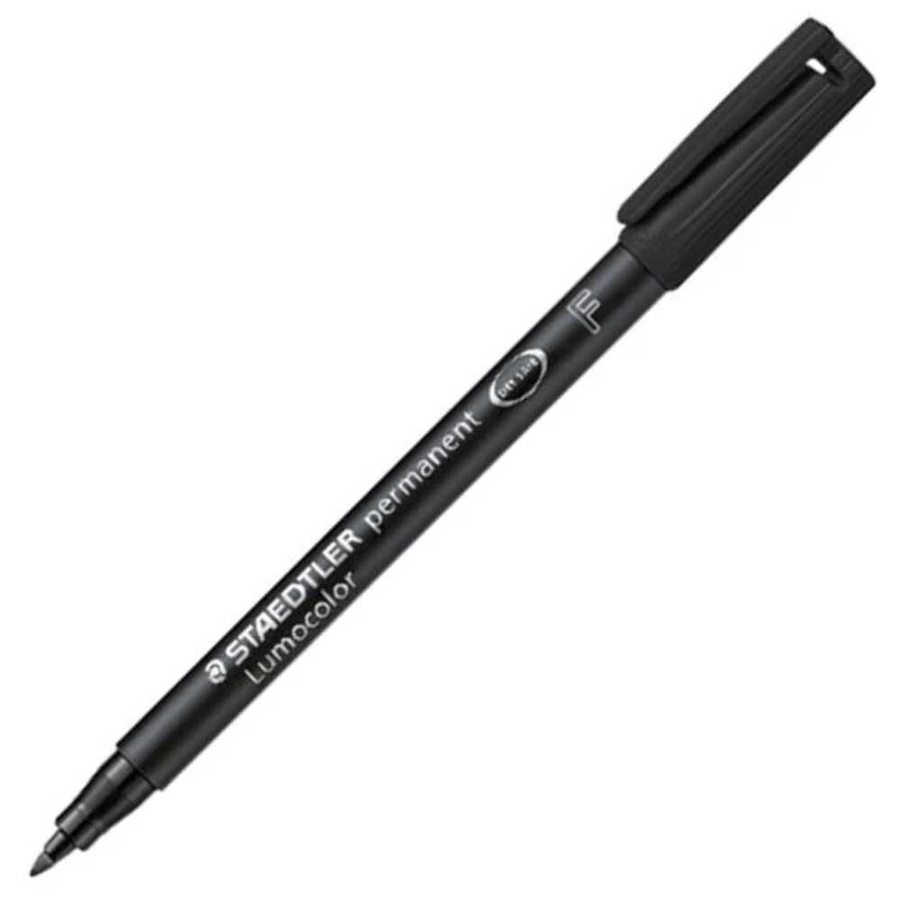 Черен перманентен фулкав маркер Staedtler Lumocolor с фин накрайник и капачка.