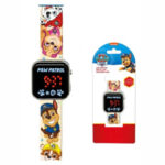 Страхотен LED часовник Kids Euroswan с дизайн на Paw Patrol, който ще се хареса на всеки малък фен. Часовникът показва в червени цифри час, минути и секунди.