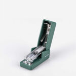 Насладете се на практичността и елегантността на този необходим офис аксесоар!